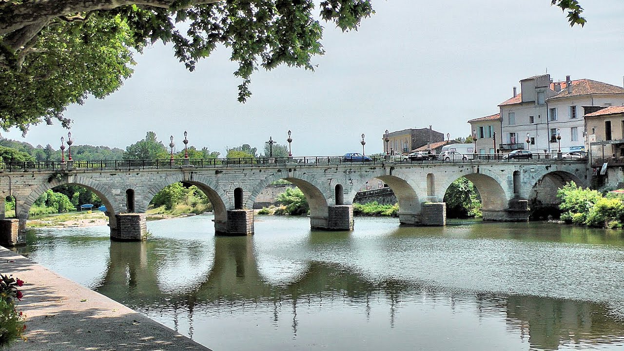 le pont romain de la ville de Sommières